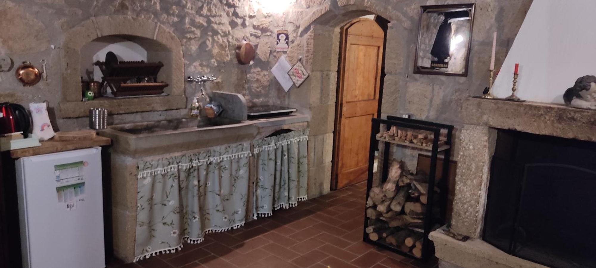 La Chascona Di Farnese Casa Di Tufo Nel Borgo Apartment Екстериор снимка