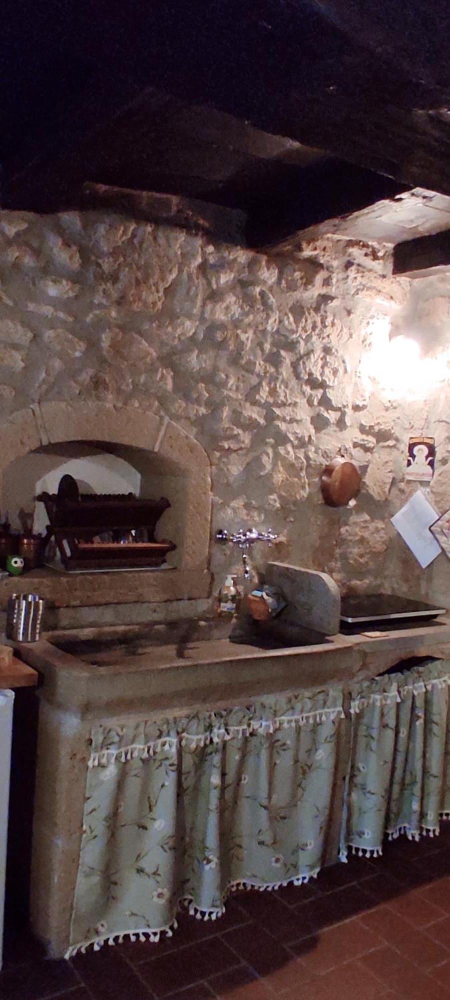 La Chascona Di Farnese Casa Di Tufo Nel Borgo Apartment Екстериор снимка